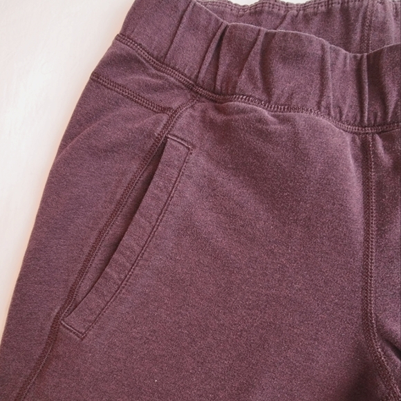 Vintage Lululemon Slim Fit Burgundy Joggers Size 6 - Picture 3 of 5